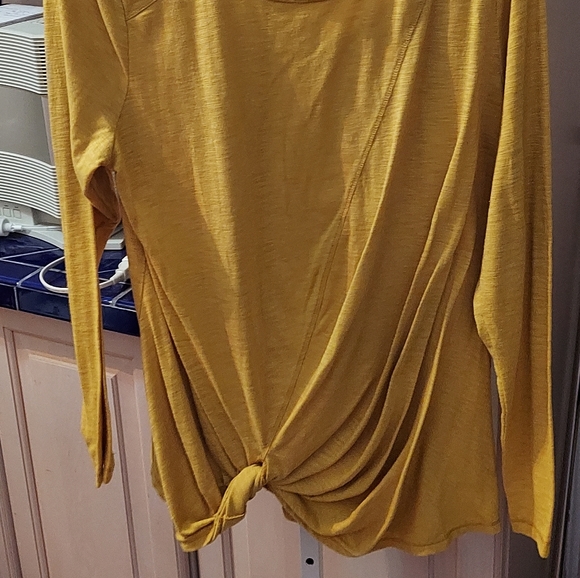 Top - Picture 2 of 5